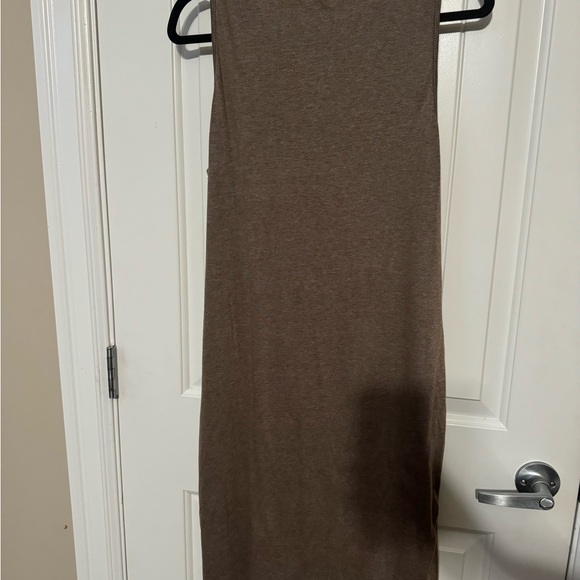 Dreimp Dress - Picture 4 of 5